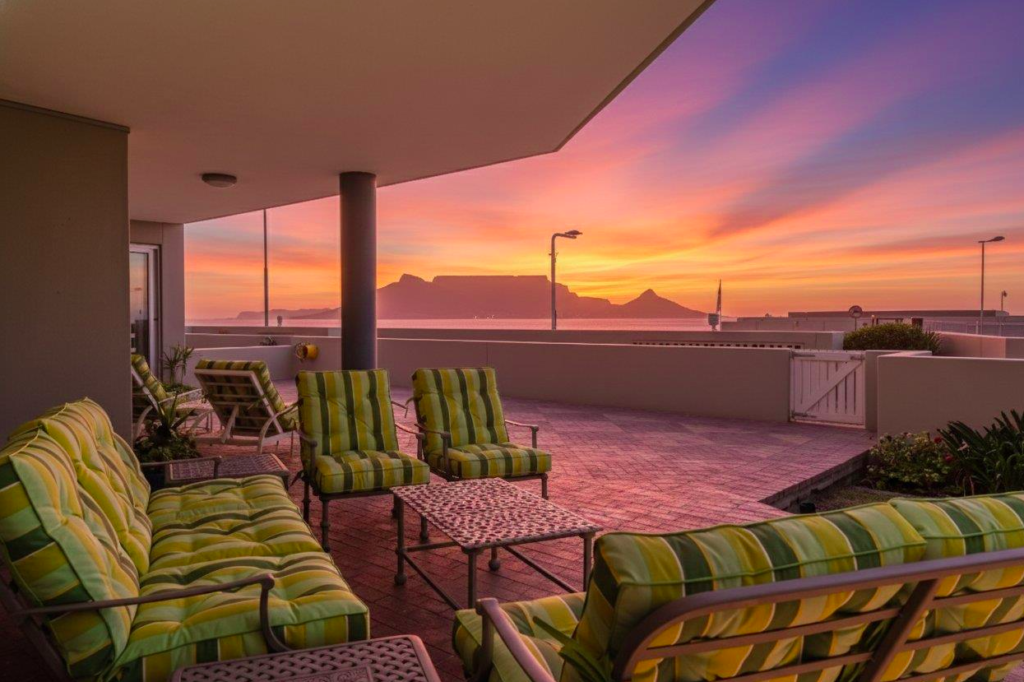 3 Bedroom Apartment / Flat for Sale in Bloubergstrand